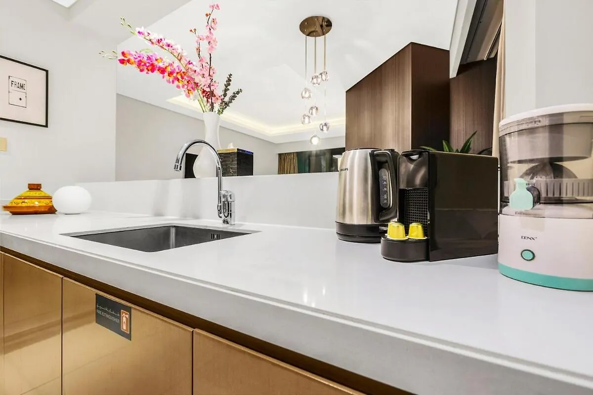 First Class 2Br Ultimate Luxury & Glam Escape Dubai Apartment