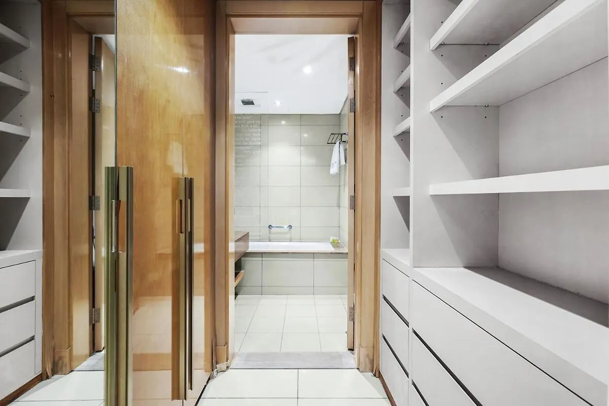 First Class 2Br Ultimate Luxury & Glam Escape Dubai Apartment